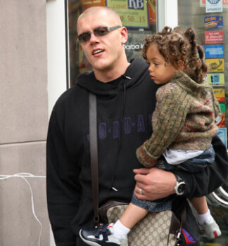 Үй шаруасымен айналысатын адамдардың жалаңаш суреттері Мен секс порно алғым келеді