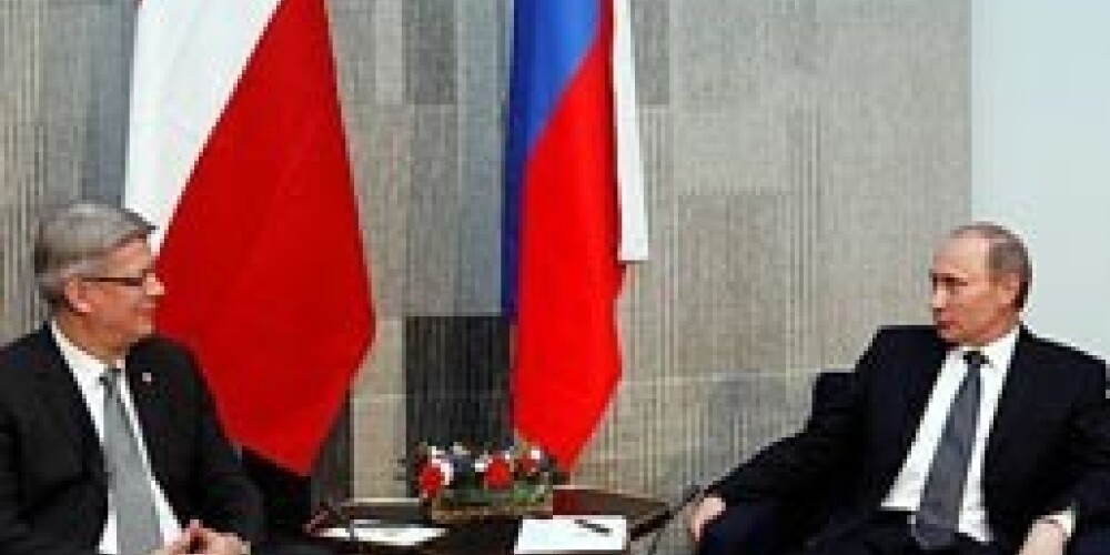 Zatlers tiekas ar Putinu un saņem uzaicinājumu uz 9. maija svinībām