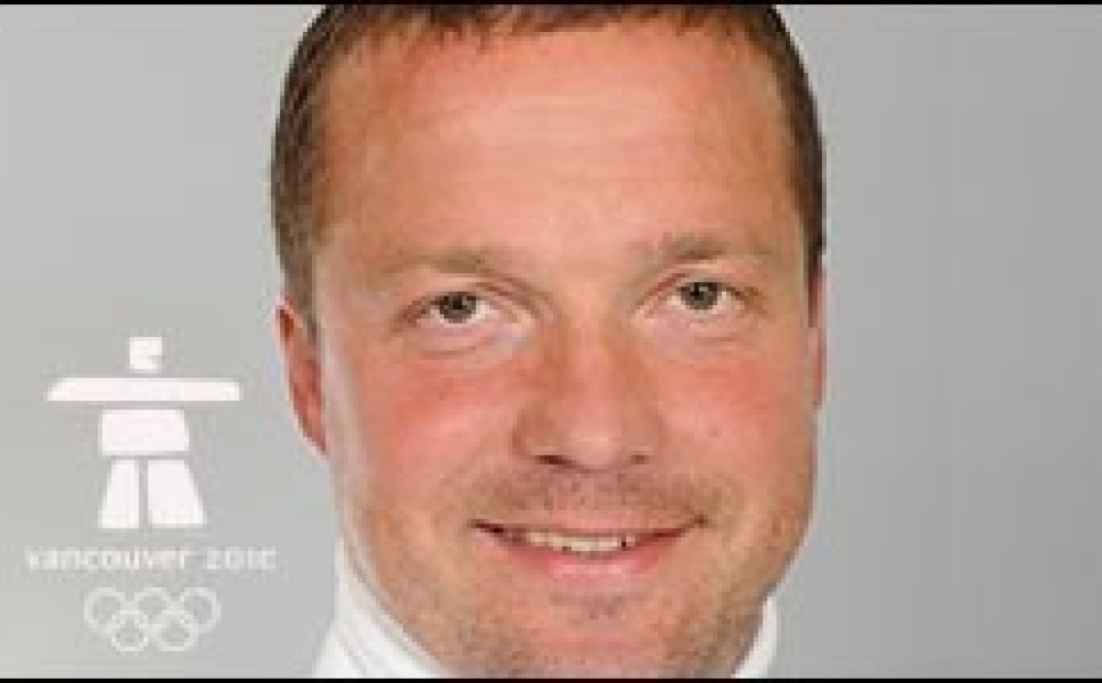 Guntis Rēķis krīt treniņbraucienā, rumāniete pēc kritiena zaudē samaņu