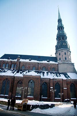 Kā zināms, Pēterbaznīcai ir nozīmīga vieta Rīgas dzīvē – tā ir iecienīts apskaties objekts, tur bieži notiek izstādes, tiek rīkoti bezmaksas koncerti. Starp citu, Pēterbaznīcā darbojas arī luterāņu draudze.