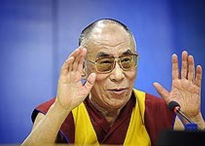 Dalailama sācis "tvītot"