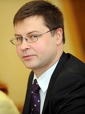 Uz Kanādu Valdis Dombrovskis devās viens pats, bez padomniekiem un miesassargiem.