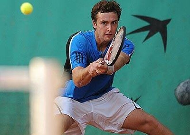 Ernests Gulbis pieveic neērto Gabašvili un iekļūst ATP turnīra ceturtdaļfinālā