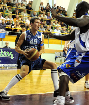 Dairim Bertānam ir radusies lieliska iespēja pierādīt savu varējumu daudzu pazīstamu basketbola speciālistu priekšā.