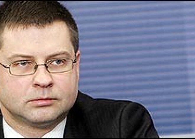 Dombrovskis no atvaļinājuma atgriežas ar zemo cenu aviokompāniju