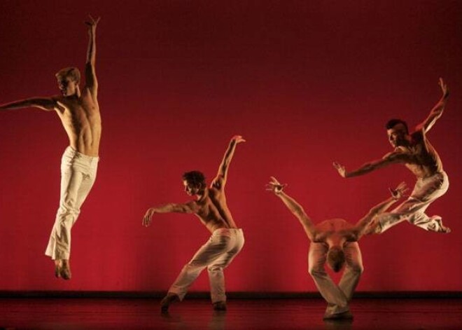 Rīgā un Preiļos uzstāsies Rastas Tomasa deju kompānija ar šovu „Bad Boys of Dance”.