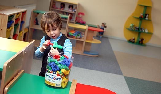 Sagaidāms, ka rudenī par bērniem cīnīsies ne tikai skolas, bet arī bērnudārzi, lai tiem nedraudētu slēgšana. Lielpilsētām gan šis „kariņš” nedraud.