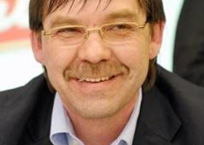 Oļegs Znaroks atzīts par labāko KHL treneri