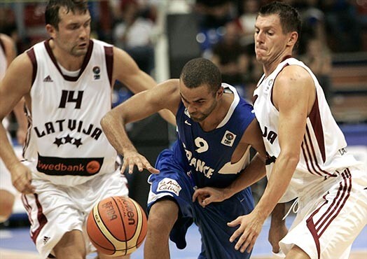 Dalībnieku skaita palielināšana uzlabo paaudžu maiņas priekšvakarā nonākušās Latvijas vīriešu basketbola izlases izredzes uz kvalificēšanos 2013. gada Eiropas čempionāta finālturnīram.