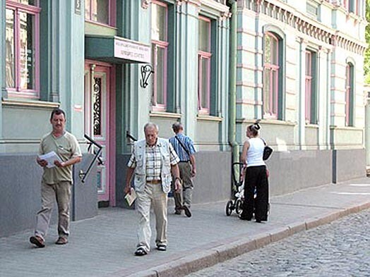 Vecliepājas Primāras veselības aprūpes centrā strādā ginekologs, kurš apzog savus kaimiņus.