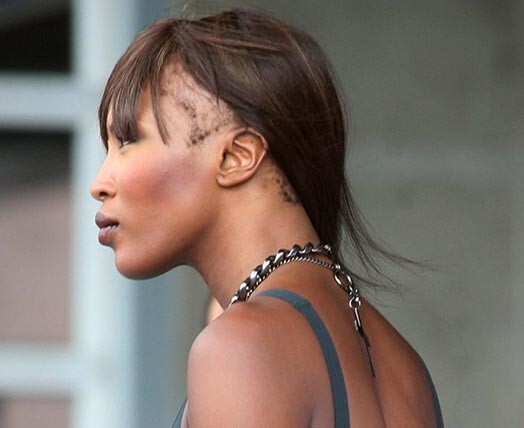 У супермоделей свои секреты! Наоми Кемпбелл скрывает свою лысую голову под париком