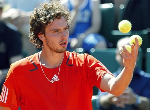 Neskatoties uz vairāk nekā piecu nedēļu nespēlēšanu, Ernests Gulbis joporojām ir ATP ranga pirmajā trīsdesmitniekā.