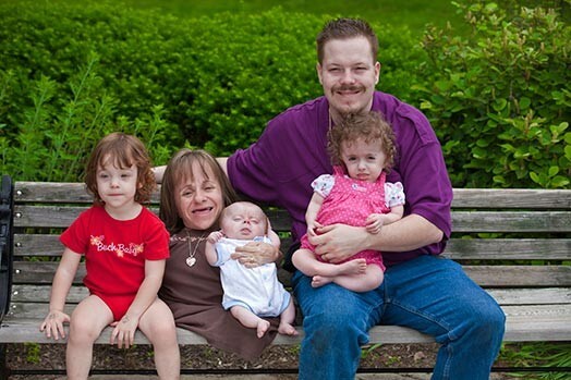 Из трех детей Стейси и Уилла только средняя Макея не унаследовала тяжелое заболевание матери