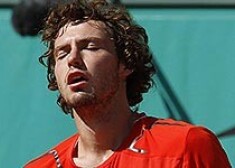 Gulbis pietuvojas rekordam, Sevastova krīt uz leju