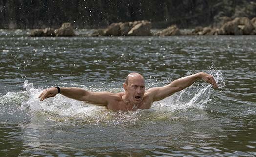 Премьер-министр России Владимир Путин наглядно продемонстрировал, что находится в отличной физической форме, во время прошлогоднего отпуска в Карелии