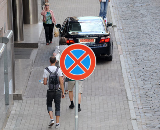 Vai diplomātiem likumi nav rakstīti?