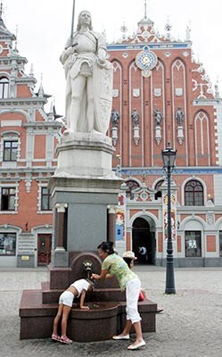 Veldzēties Rīgas strūklakās ļaudīm vairs nenākas...