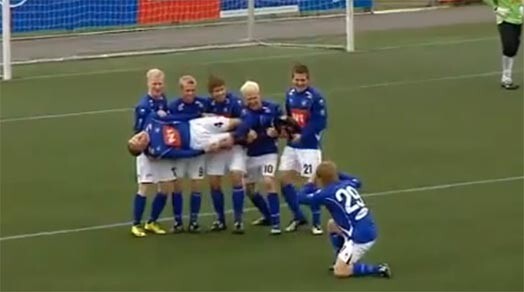 “Stjarnan” futbolisti iemūžina lielo lomu.