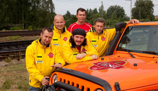 Ekspedīcijas dalībnieki: Aldis Siliņš, Gints Grāvelis, ceļotāji Edgars Zaķis, Harijs Sils un Kaspars Ozols.