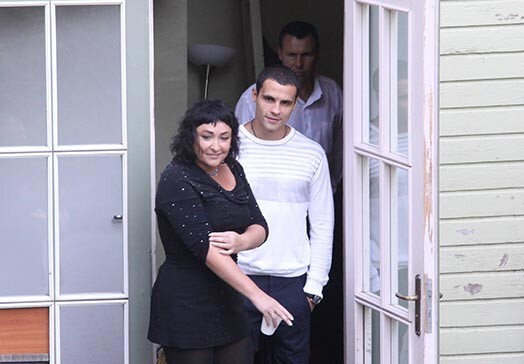 Певица Лолита Милявская и ее молодой бойфренд Дмитрий Иванов, игрок в сквош, 7-я ракетка России, незадолго до начала юрмальского концерта