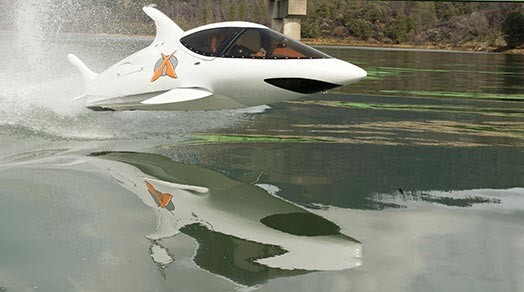 Эта лодка способна летать над водой