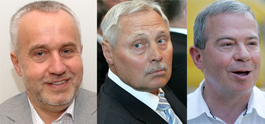 AS "Latvijas Kuģniecība" privatizācijai kopš 2000.gada gatavojās TP līderis Andris Šķēle, "Itera Latvija" prezidents Juris Savickis un Ventspils mērs Aivars Lembergs.