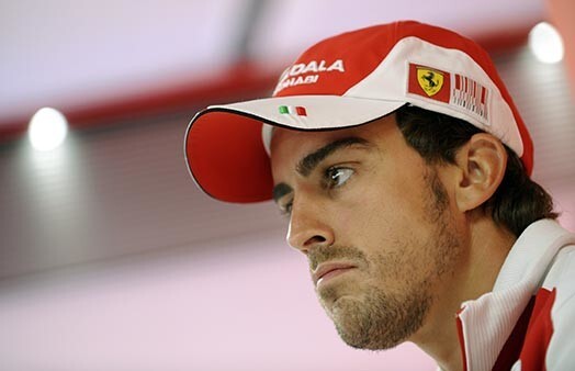 Divkārtējais pasaules čempions Fernando Alonso no "Ferrari" komandas.