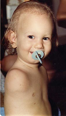 Рождение ребенка без рук и ног было для родителей Ника Вуйчича полной неожиданностью. Его мать первые месяцы даже боялась взять сына на руки