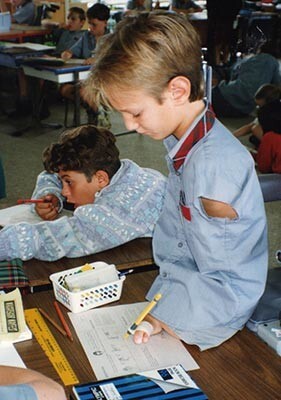 Несмотря на тяжелую инвалидность, Ник Вуйчич учился в обычной школе. Правда, легкой его школьную жизнь не назовешь — мальчик страдал от насмешек одноклассников и даже хотел покончить жизнь самоубийством