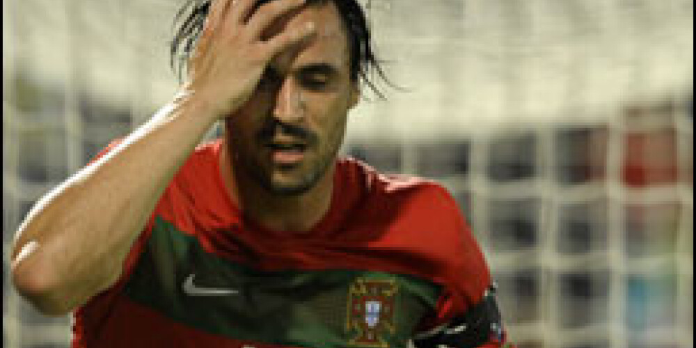 Portugāle joprojām bez uzvarām, Lietuvas futbolisti grupas līderi