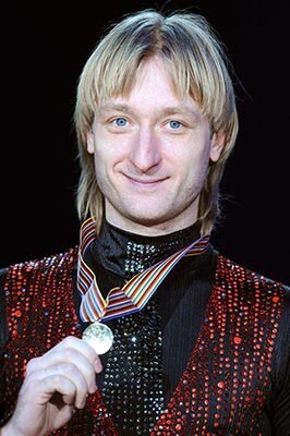 Lieliskais krievu daiļslidotājs Jevgeņijs Pļuščenko mēģinās panākt diskvalifikācijas atcelšanu, lai piedalītos Soču olimpiskajās spēlēs.