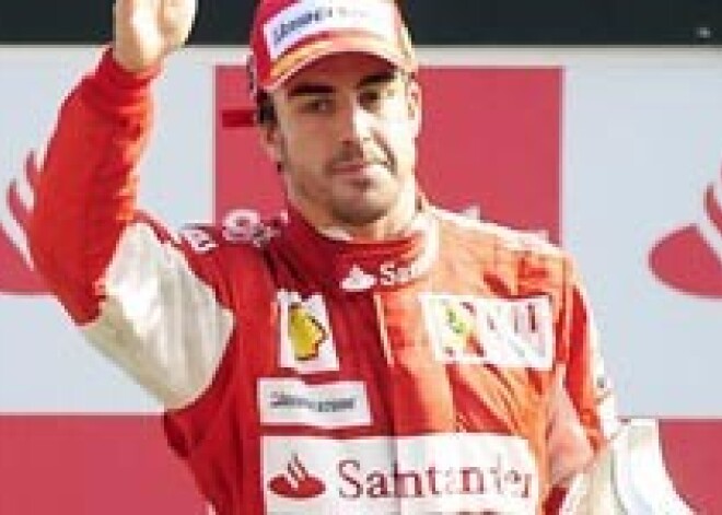 Fernando Alonso triumfē Moncā