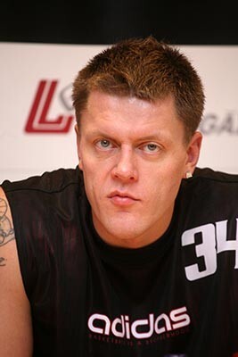 Viens no Latvijas labākajiem basketbolistiem Kaspars Kambala savu karjeru varētu turpināt titulētākajā bulgāru klubā „Lukoil Academic”.