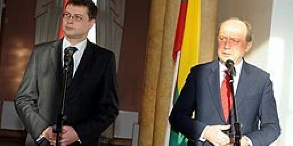 Lietuvas premjers Dombrovski nodēvē par Baltijas valstu varoni
