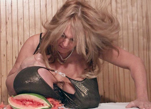 Сьюзан способна раздавить арбуз одной... правой!