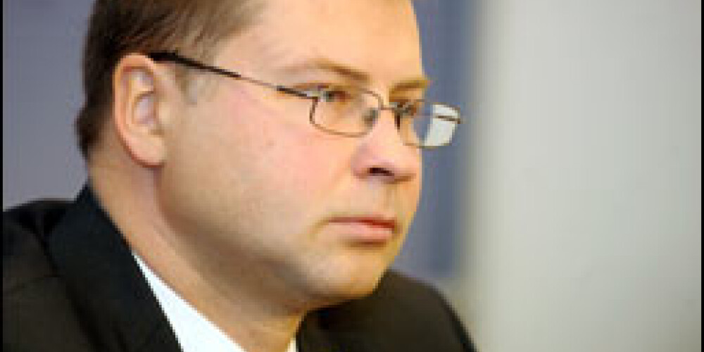 Dombrovskis iedod kurvīti cenzūras piekritējam
