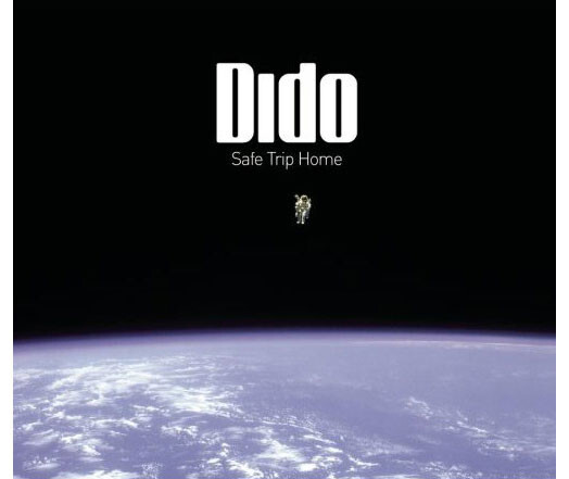 NASA bijušais astronauts Brūss Makendless apgalvo, ka uz dziedātājas Daido 2008.gada albuma "Safe Trip Home" vāka esot redzams viņš.