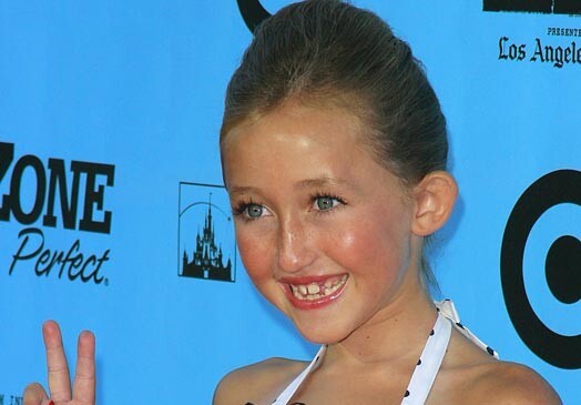 10-летняя Ноа Сайрус в свои годы уже и актриса, и дизайнер, и светская персона