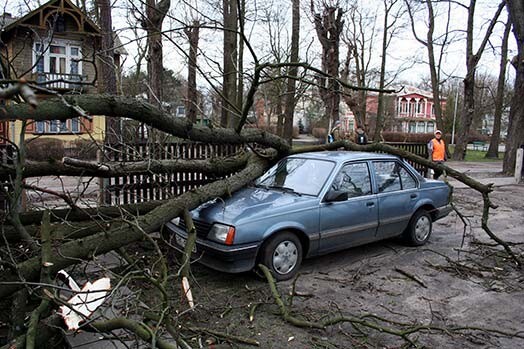 Der uzmanīties. Sinoptiķi prognozē vēja brāzmas līdz pat 25 metriem sekundē.