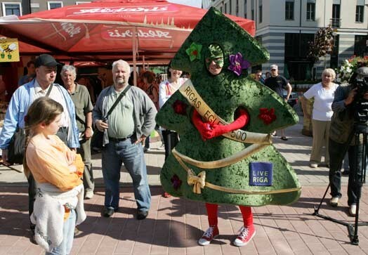 Rīdzinieki ziemas saulgriežus jau sāka gaidīt vasaras svelmē, bet ventspilnieki tikai tagad.