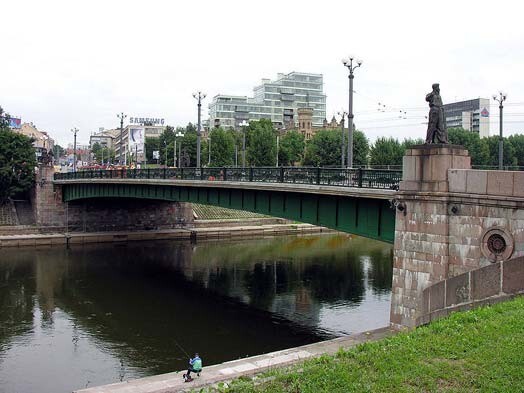 Zaļais tilts pašā Viļņas centrā, kura apkārtni ir iemīļojuši bebri.