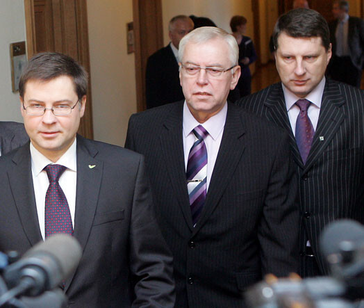 Premjers Valdis Dombrovskis, ZZS līderis Augusts Brigmanis un vides ministrs Raimonds Vējonis.