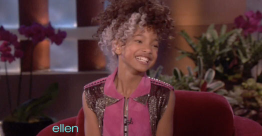 Юная Уиллоу Смит выступила со своим дебютным синглом «Whip my hair» на шоу Эллен Дедженерес, после чего пообщалась с ведущей и рассказала, что очень волновалась перед выходом на сцену и боялась все испортить