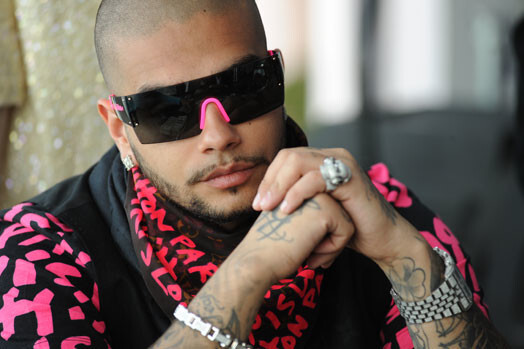 Рэпер всея Руси Тимати славится своей любовью к люксовым брендам, например Louis Vuitton, а недавно он в своем твиттере признался в слабости к обуви культового Кристиана Лубутена