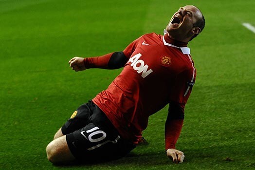 „Manchester United” uzbrukuma līderis Veins Rūnijs pēc savainojuma izārstēšanas laukumā atgriezās ar gūtiem vārtiem mačā pret Glazgovas „Rangers”.