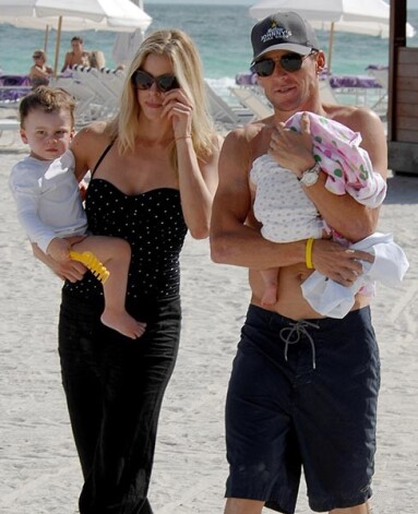 Lenss Ārmstrongs izbauda ģimenes dzīvi.