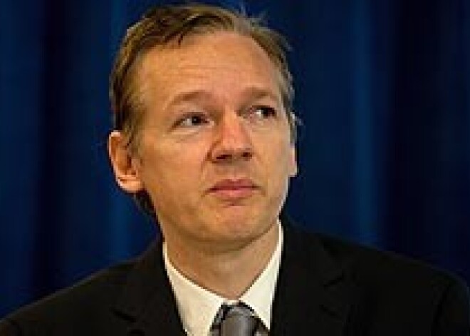 Основатель Wikileaks задержан за «секс без презерватива»