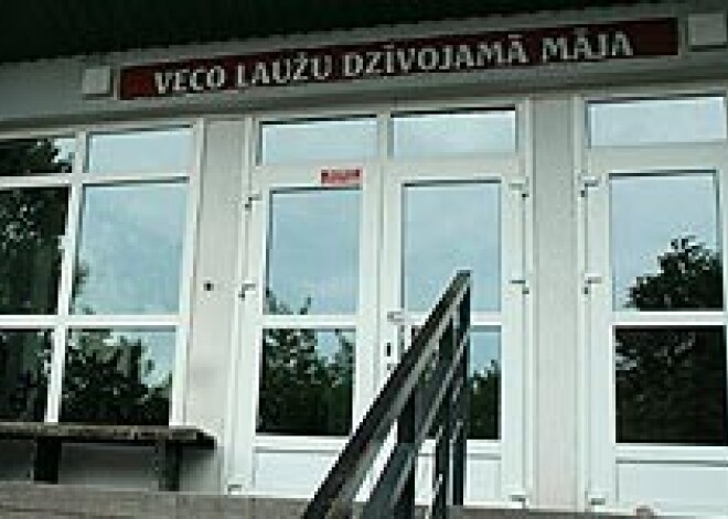 Veco ļaužu mītnē sirmgalves nāvi pamana tikai pēc trijām nedēļām