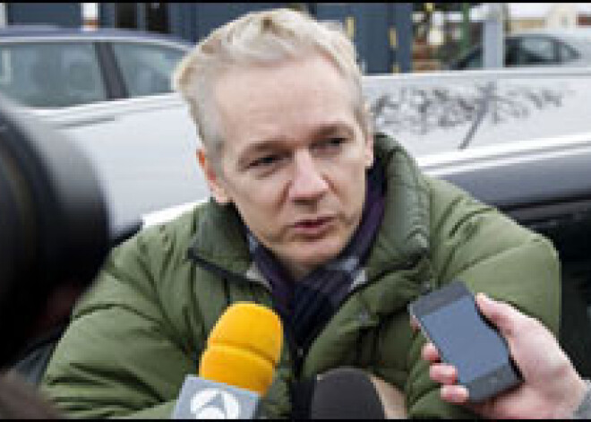 "WikiLeaks" dibinātājs Asanžs pārdod savus iecerētos memuārus