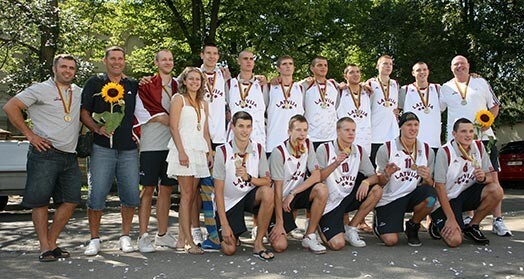 Latvijas vīriešu basketbola aug talantīga jaunā maiņa, kura savu varējumu skatītājiem klātienē varēs pierādīt arī U-19 pasaules čempionātā.